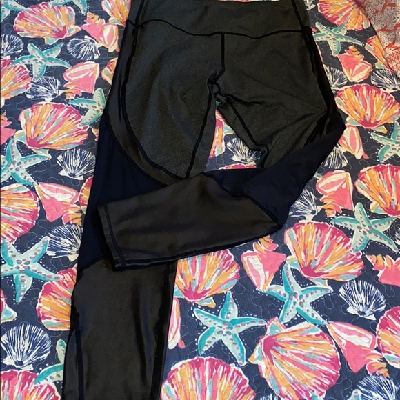 Black color block fitness pants 👖 🏋️‍♀️ - Picture 1 of 3
